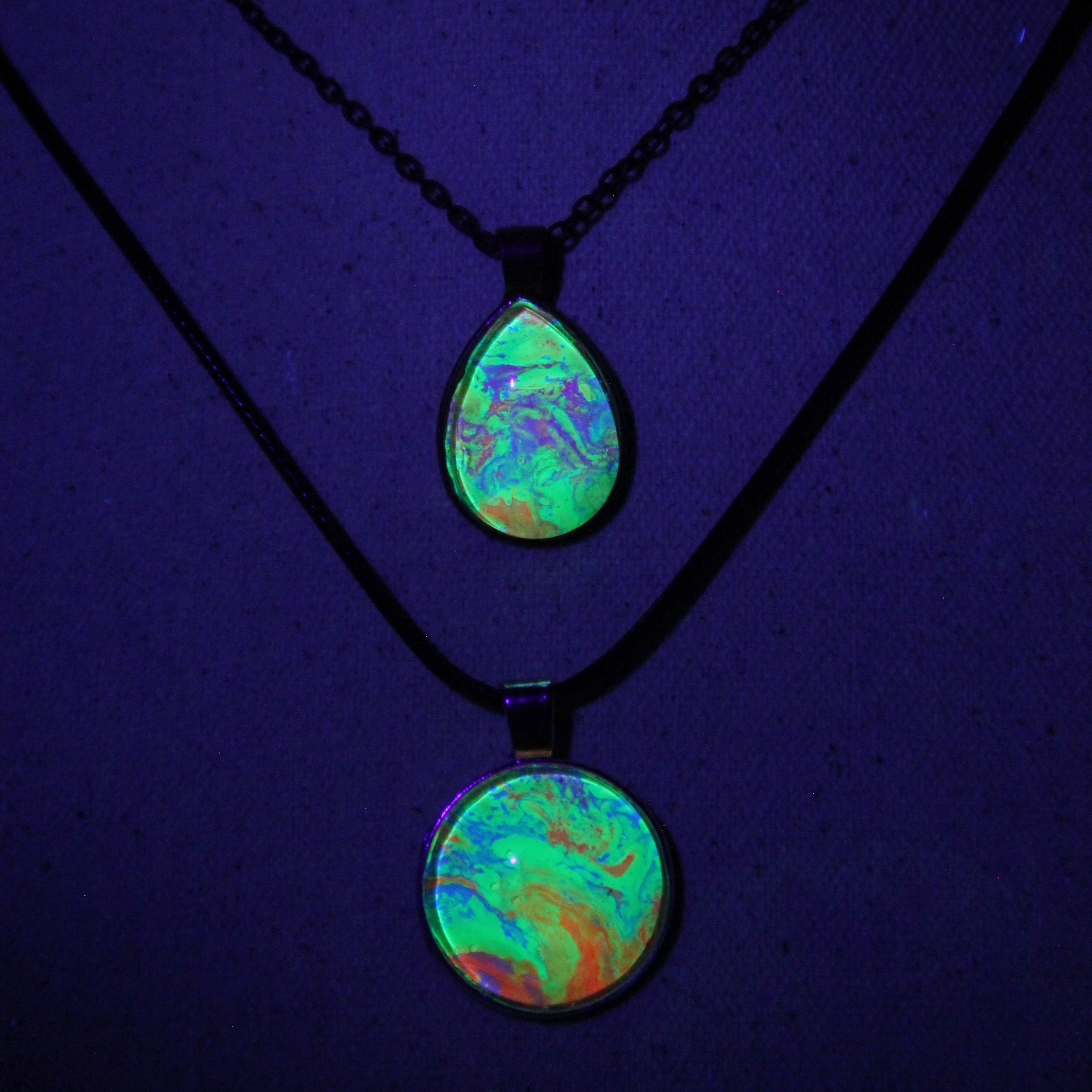 Abstract Pour Painting Resin Pendants